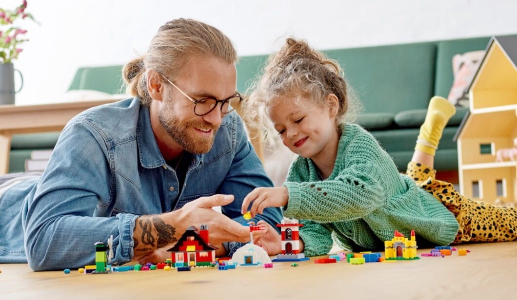 LEGO Classic Klocki i domki 11008 dla małych dzieci od 4 roku życia