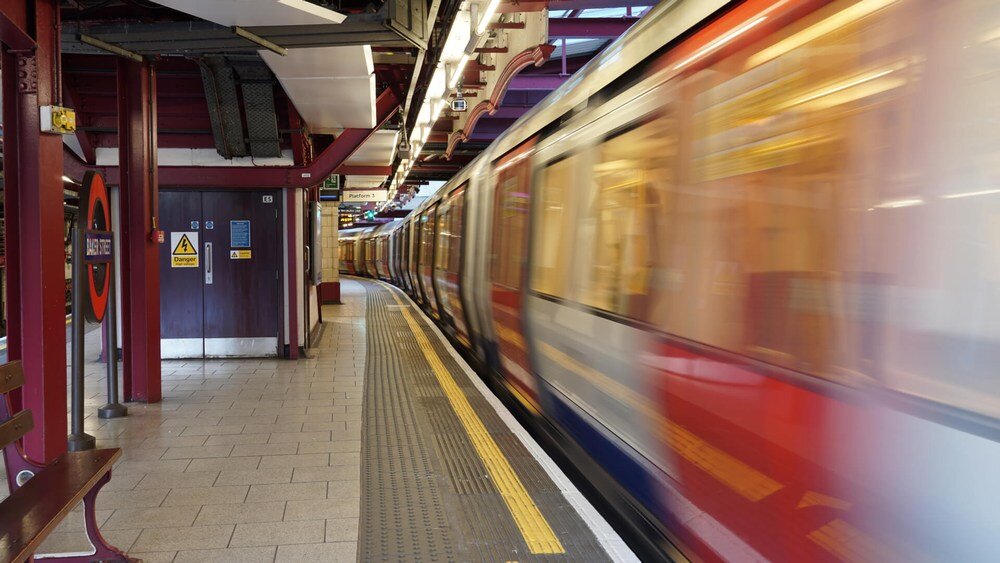 Obiektyw SONY E 18-135 mm F3.5-5.6 OSS Optyczna stabilizacja obrazu metro