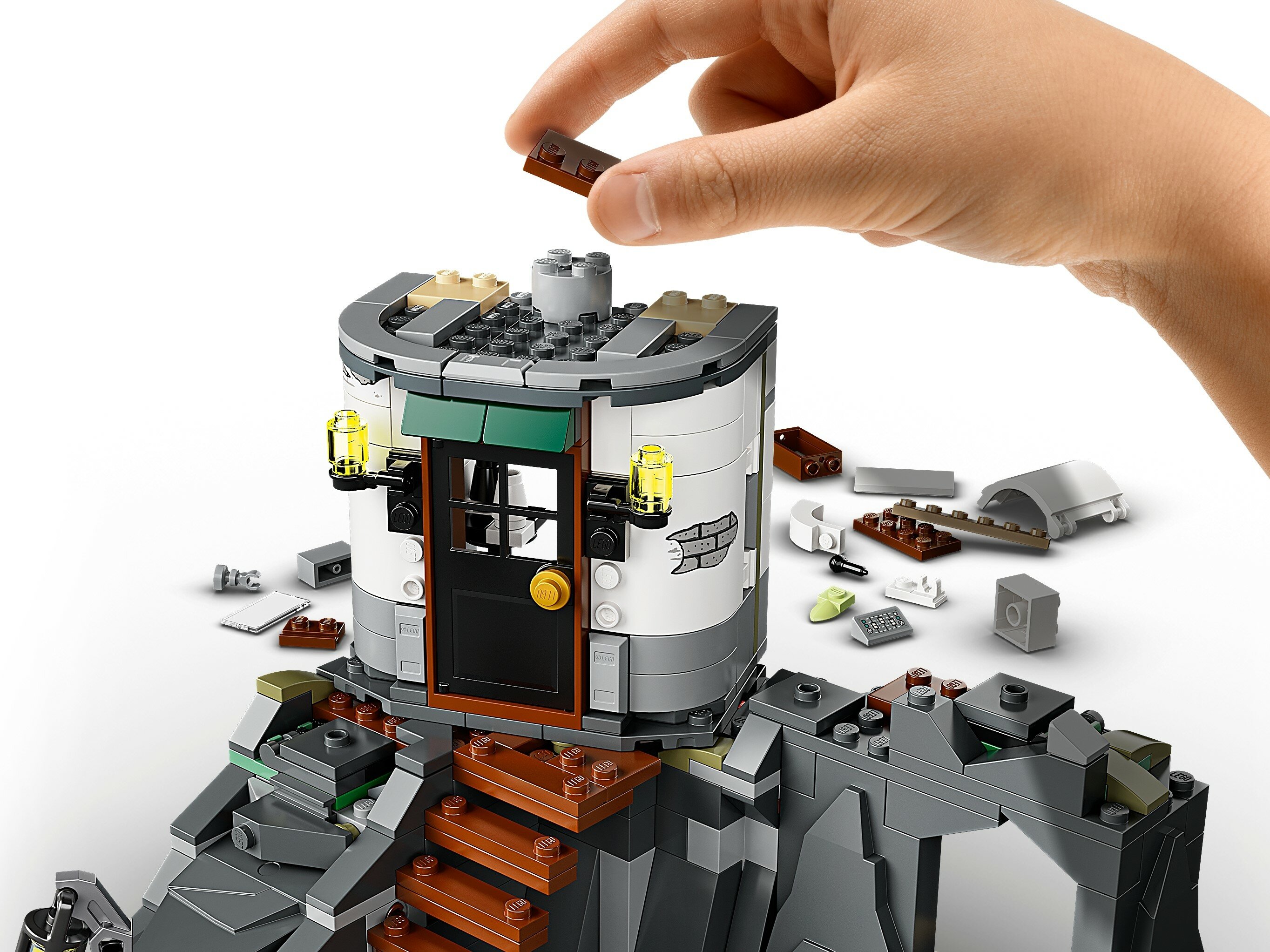 LEGO Hidden Side Metro w Newbury 70430 - współpraca