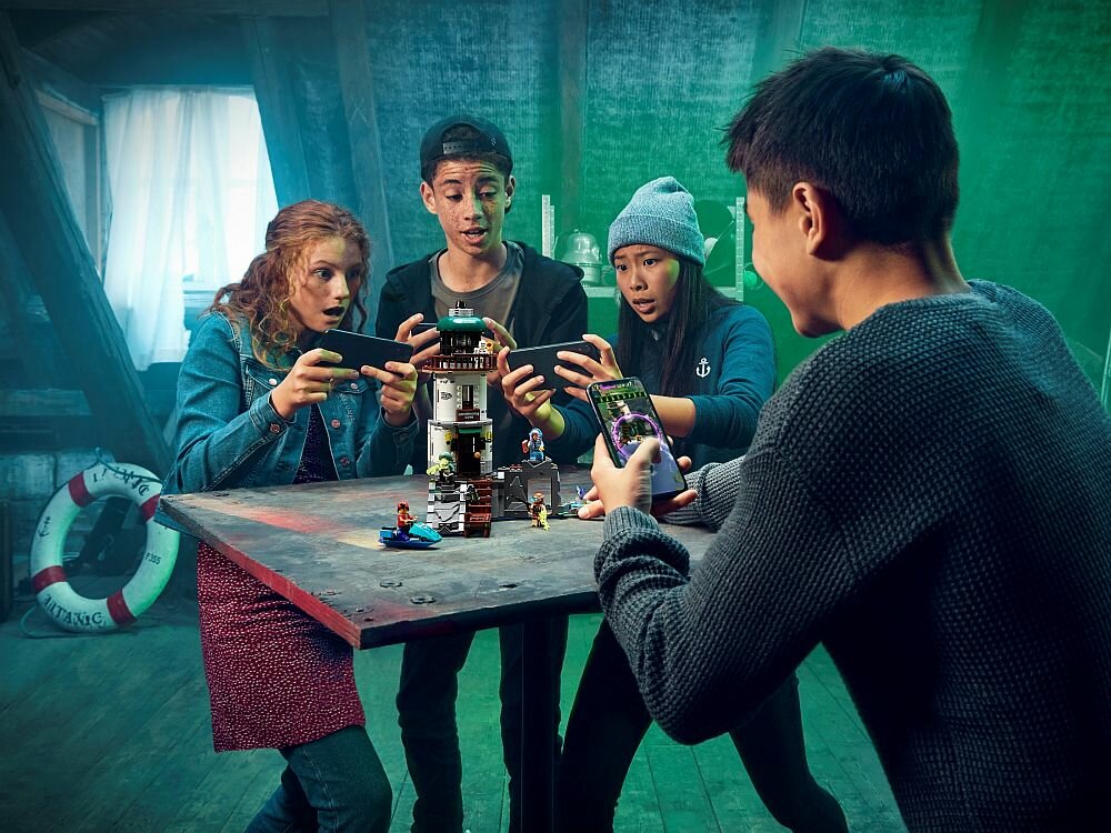 LEGO Hidden Side Latarnia ciemności 70431 - współpraca 