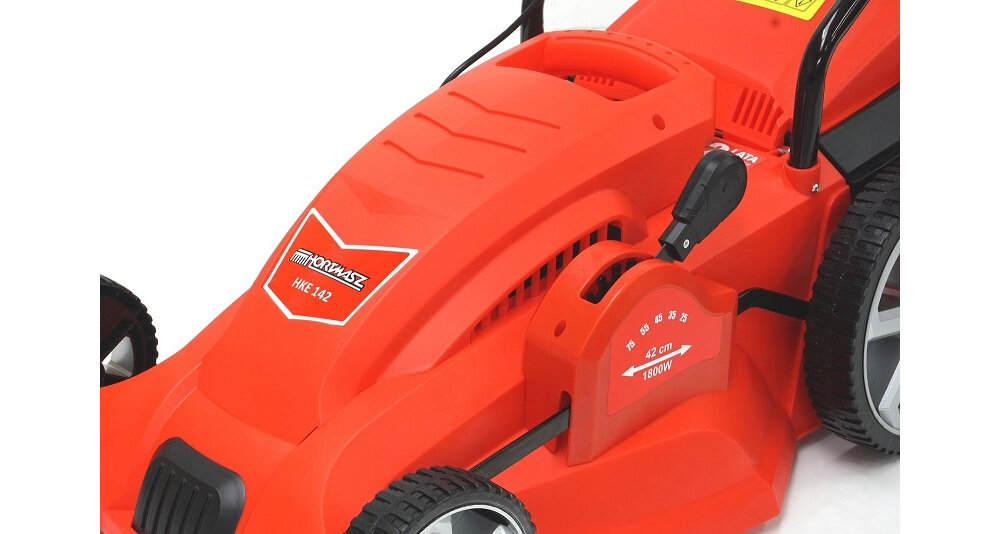 Kosiarka elektryczna HORTMASZ HKE 142 1800W silnik indukcyjny moc 1800 W wysokiej jakości bezawaryjność łatwa obsługa konstrukcja z bardzo mocnych i wytrzymałych tworzyw rama z metalu obudowa z wysokiej jakości tworzyw sztucznych odporność na uszkodzenia mechaniczne i korozję