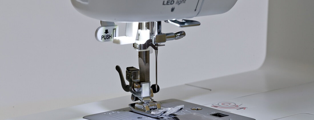 Maszyna do szycia MINERVA MC210PRO Automatyczne obszywanie dziurek na guziki