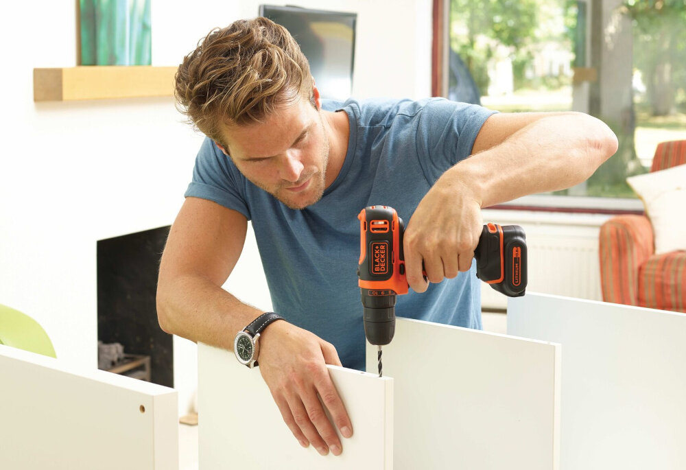 Wiertarko-wkrętarka BLACK&DECKER BDCDD12-QW dla profesjonalistow i majsterkowiczow funkcjonalnosc wiertarki i wkretarki oszczednosc wytrzymalosc marki BLACK&DECKER zaawansowane funkcje