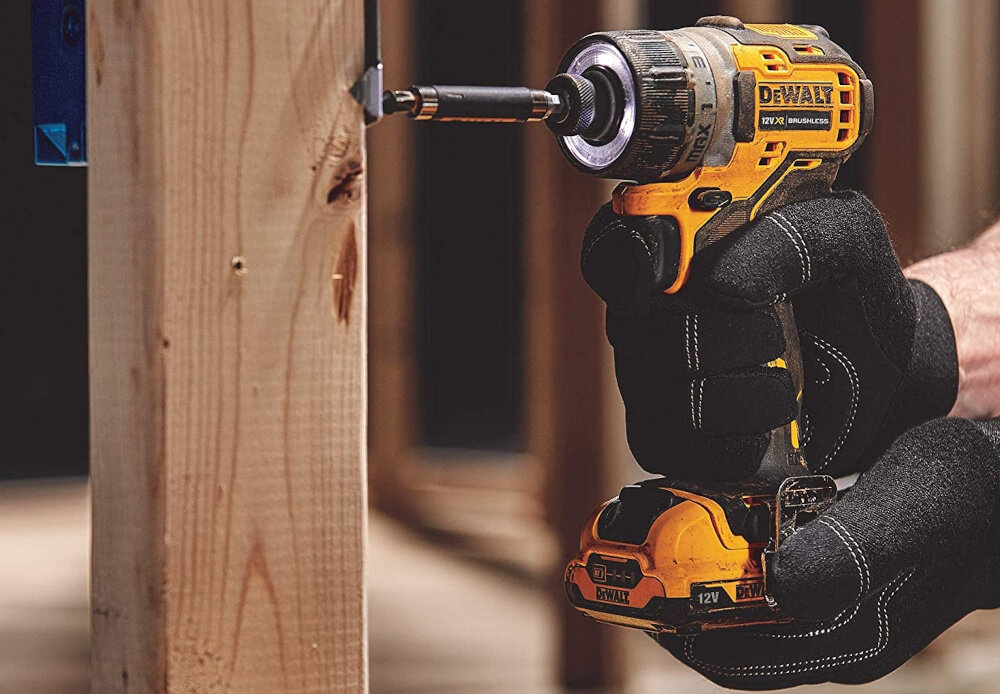 Wkrętarka DEWALT DCF601D2 sprzet dla kazdego mala skuteczna mobilnosc