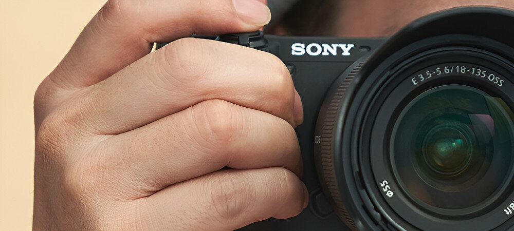 Aparat SONY ILCE-6600B Body Czarny uchwyt konstrukcja z uszczelnieniami pyłem i wilgocią baterię NP-FZ100