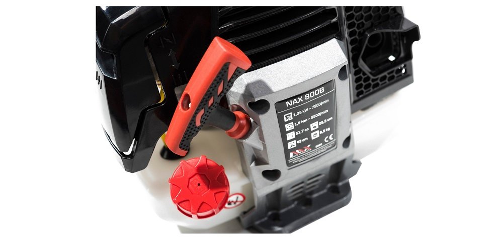 Kosa spalinowa NAX 800B Briggs&Stratton widok 2 silnik