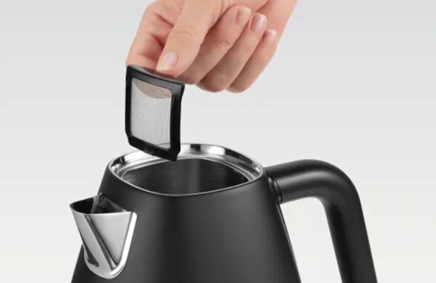 Czajnik DELONGHI KBIN2001.BK Distinta Moments wolny od BPA prosta konserwacja dluga zywotnosc