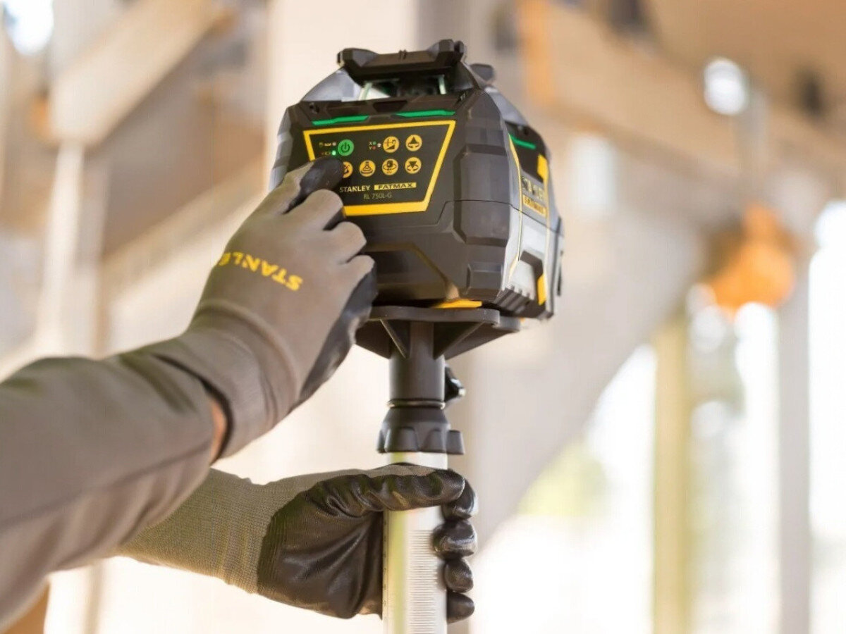 Niwelator laserowy STANLEY FMHT77448-1, zasięg, 600m, zielony, dokładność, Obsługa panelu sterowania niwelatora laserowego Stanley Fatmax.