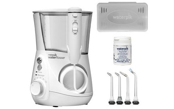 Irygator WATERPIK WF-05 zawartosc zestawu wyposazenie komplet akcesoria 4 koncowki tabletki wybielajace etui ochronne