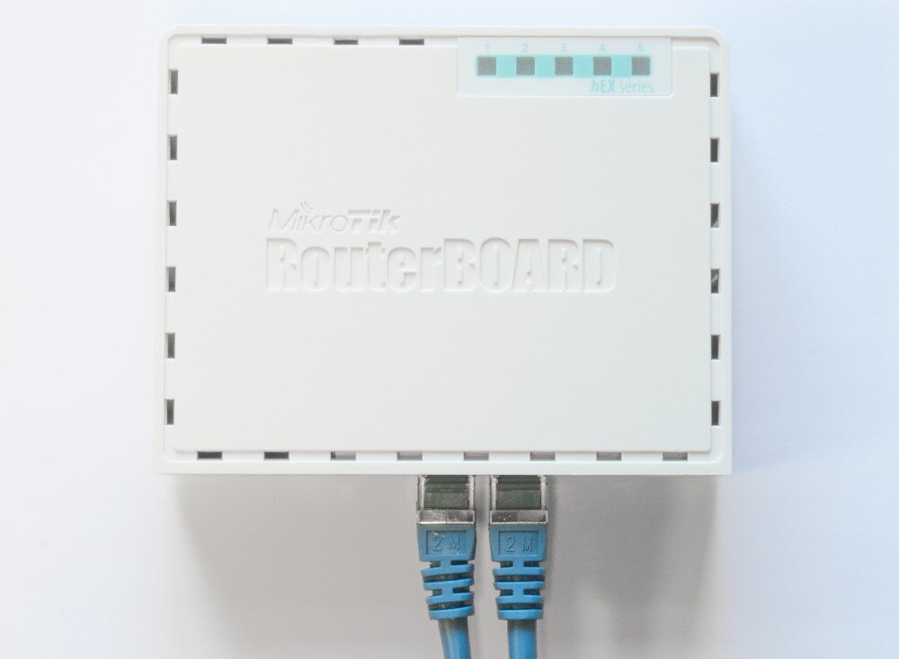 Router MIKROTIK HEX RB750GR3 opis