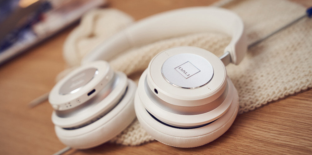 Słuchawki nauszne DALI IO-6 - Clear Voice Capture