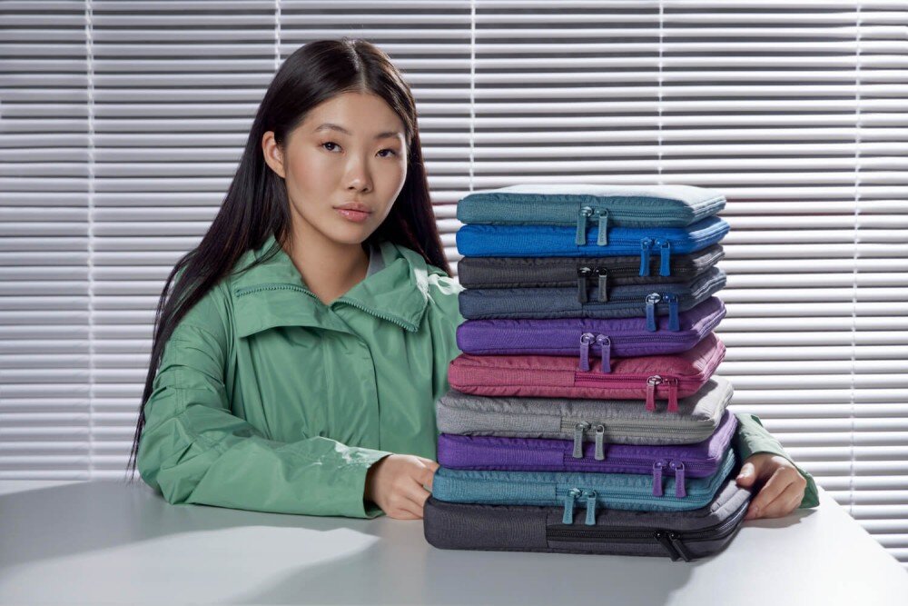 Etui na laptopa RIVACASE Suzuka 7703 13.3 cali wnetrze ochrona material pokrowiec