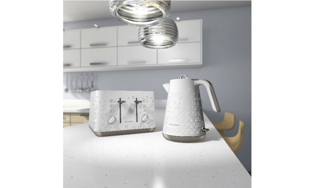 Czajnik MORPHY RICHARDS 102104 Czarny 