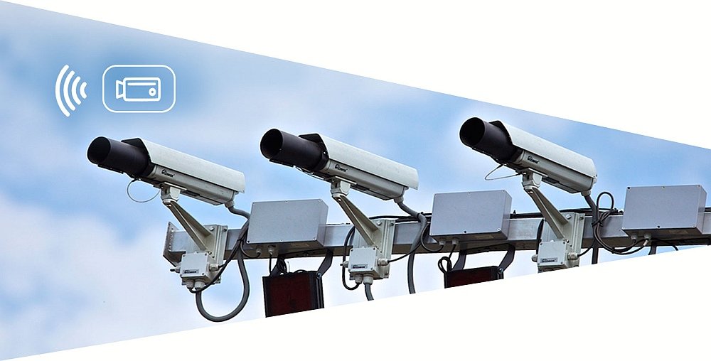 Nawigacja NAVITEL E707 Magnetic bezpieczeństwo