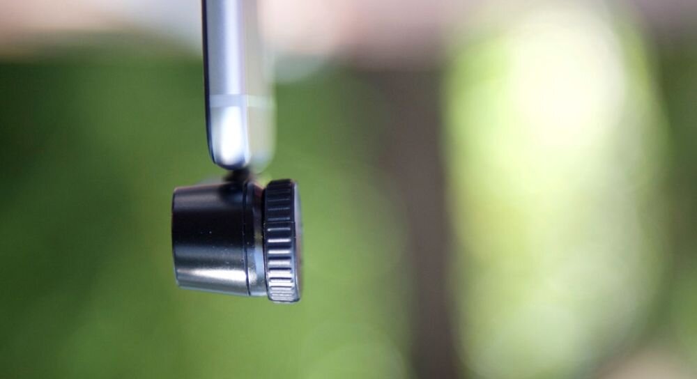 Kamera termowizyjna SEEK THERMAL Compact  obraz rozdzielczość kolory detekcja zasięg zasilanie waga wymiary akumulator bateria ładowanie zasilanie łączność obudowa odporność ekran wyświetlanie pamięć nagrywanie zdjęcia obiektyw pojemność termowizja poczerwień 