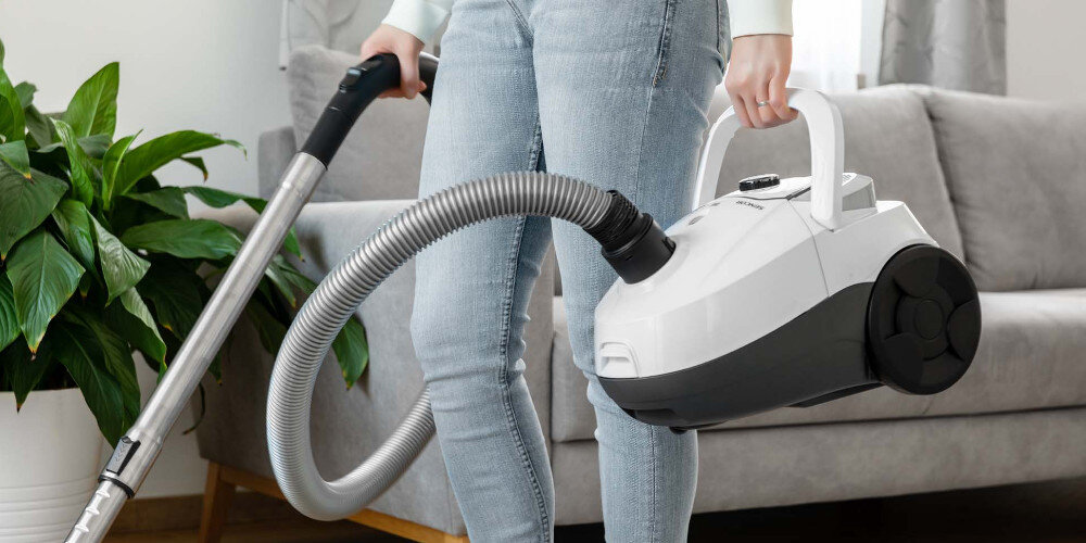 Odkurzacz SENCOR SVC 5500WH wygoda komfort uzytkowanie korzystanie miękkie kółka ochrona powierzchnia