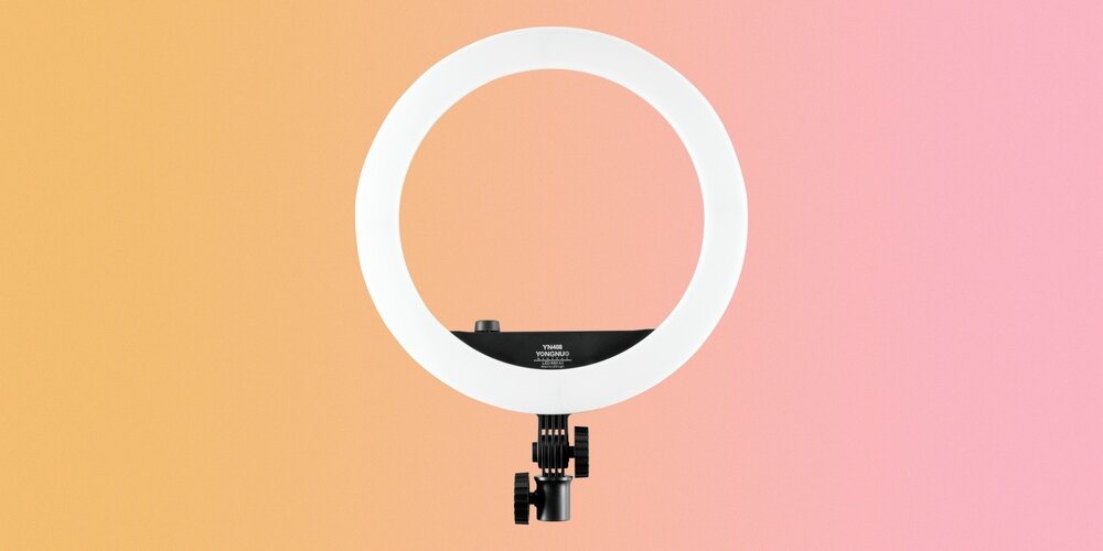 Lampa pierścieniowa LED Yongnuo YN408 widziana od przodu