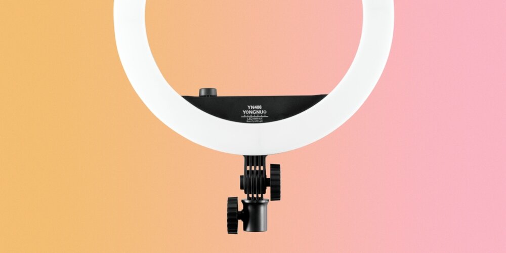 Lampa pierścieniowa LED Yongnuo YN408 od przodu z powiększeniem mocowania przegubowego