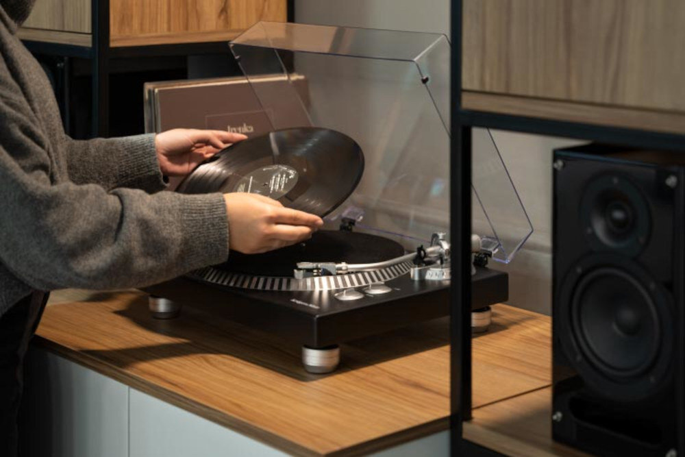 Gramofon KRUGER&MATZ TT-602 - Zapisuj ulubione płyty, USB 2.1