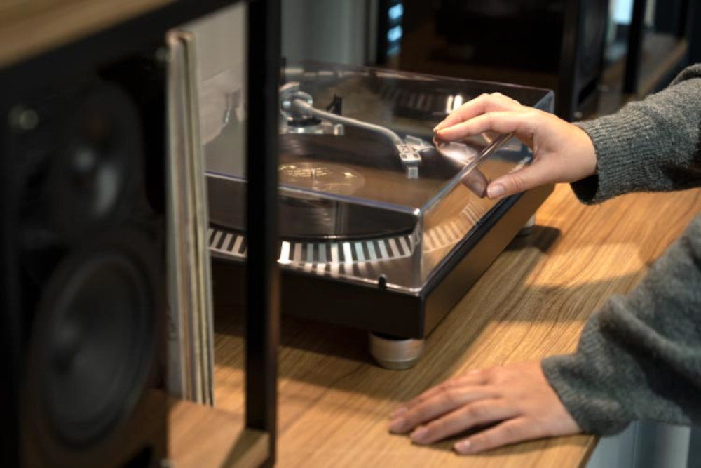 Gramofon KRUGER&MATZ TT-602 - Ochrona przed kurzem, pokrywa
