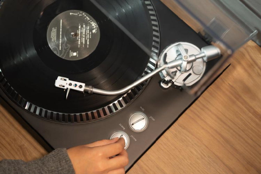 Gramofon KRUGER&MATZ TT-602 - Ramię typu S