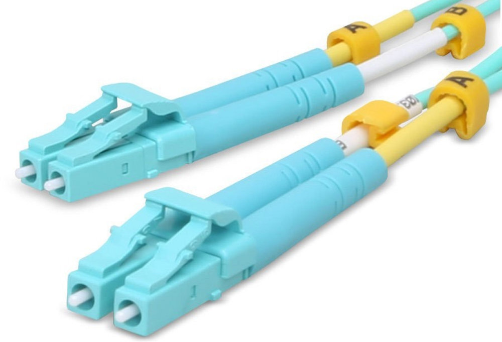 UBIQUITI LC-UPC - LC-UPC Kabel światłowodowy 10G połączeń w wewnętrznych sieciach telekomunikacyjnych urządzeń sieciowych EdgeRouter, EdgeSwitch oraz UniFi Switch odporności na zakłócenia - wtyczki na białym tle