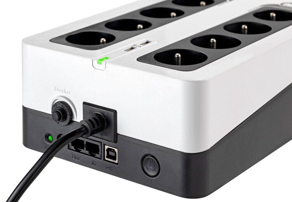 Zasilacz UPS EATON 3S Zbliżenie na tylny panel zasilacza awaryjnego z widocznym grubym kablem zasilającym, gniazdami sieciowymi oraz portami USB i RJ45