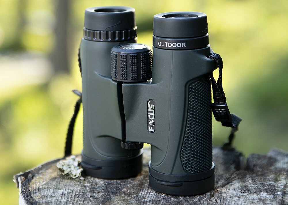 Lornetka FOCUS Outdoor 8x42 optyka waga konstrukcja ogniskowa zoom przybliżenie dioptria muszle oczne obiektywy soczewki pryzmat powłoka gwint okulary obserwacja przyroda sport powiększenie