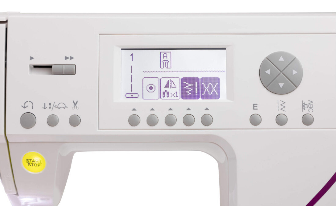 Maszyna do szycia SINGER C-43 Wbudowany wyswietlacz LCD0