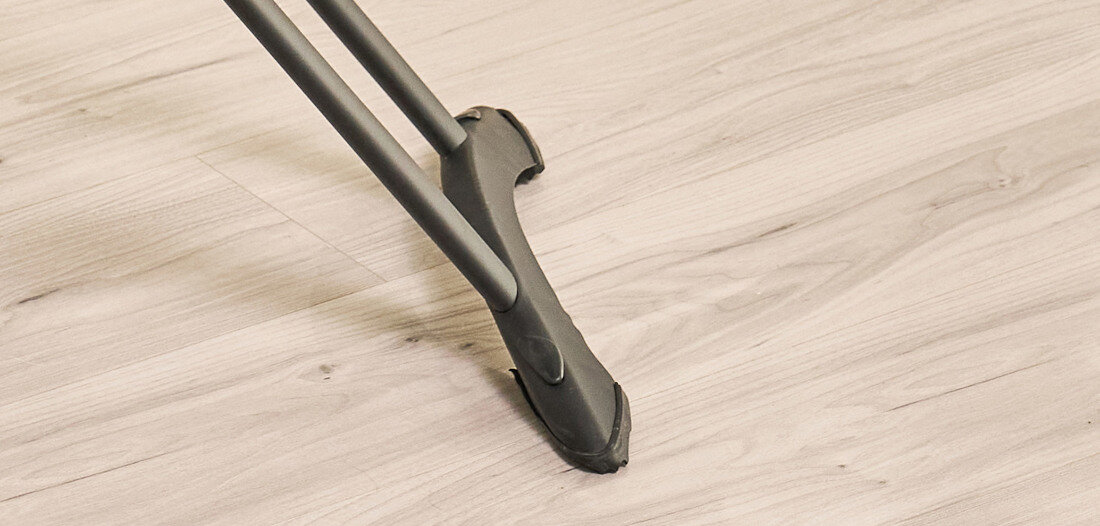 Deska do prasowania ZELMER ZIB0002 Deluxe Stabilne nóżki antypoślizgowe stabilność