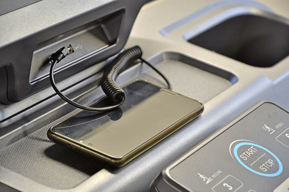 Bieznia elektryczna EB FIT W5.0 Tech Run wbudowane Głośniki Odtwarzacz MP3