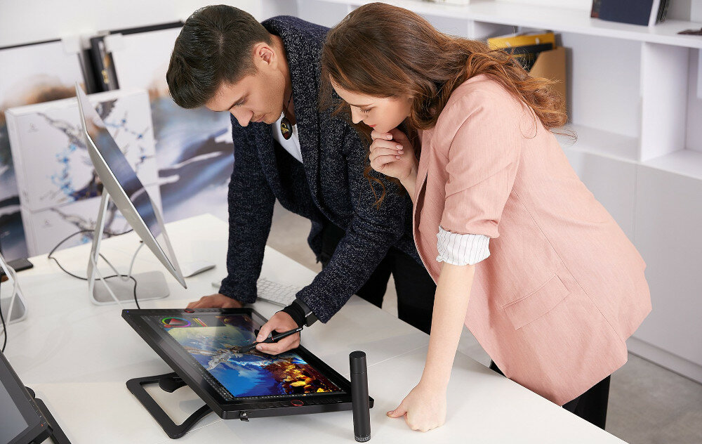 Tablet graficzny XP-PEN Artist 22R Pro piorko ksztalt ergonomiczny wygoda