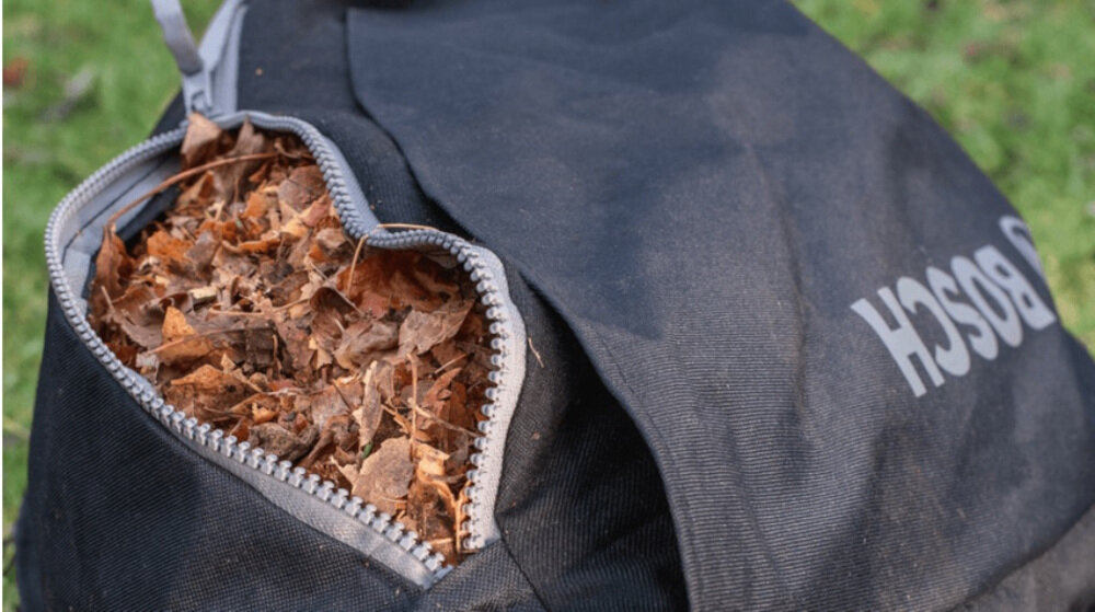 Odkurzacz do liści BOSCH Universal Garden Tidy 06008B1000 worek duży 45-litrowy odporne na wilgoć separatory zanieczyszczeń zamek błyskawiczny wydajny efektywny worek z trwałego materiału