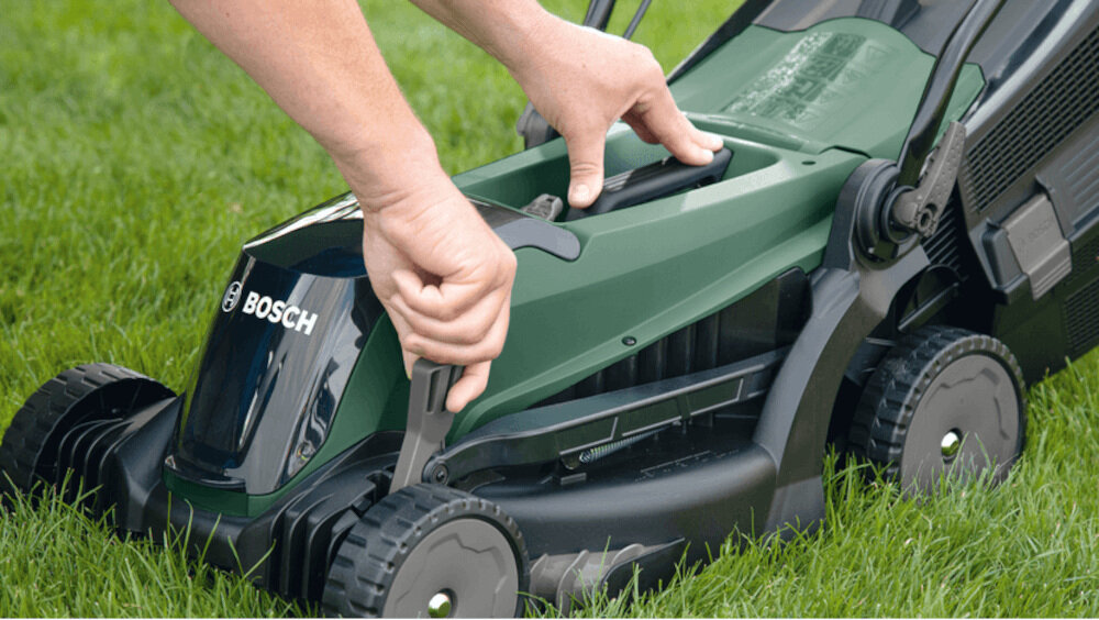 Kosiarka akumulatorowa BOSCH EasyRotak 36-550 06008B9B01 nóż wyprofilowane noże kształtowanie krawędzi tnących szerokość robocza do 37 cm wysokość w zakresie od 25 do 70