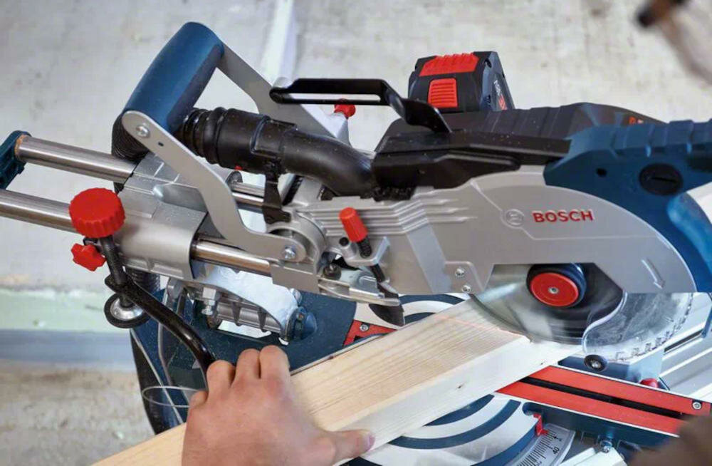 BOSCH GCM 216 mechanizm lift lock płynna zmiana kąt ukos linia cięcie
