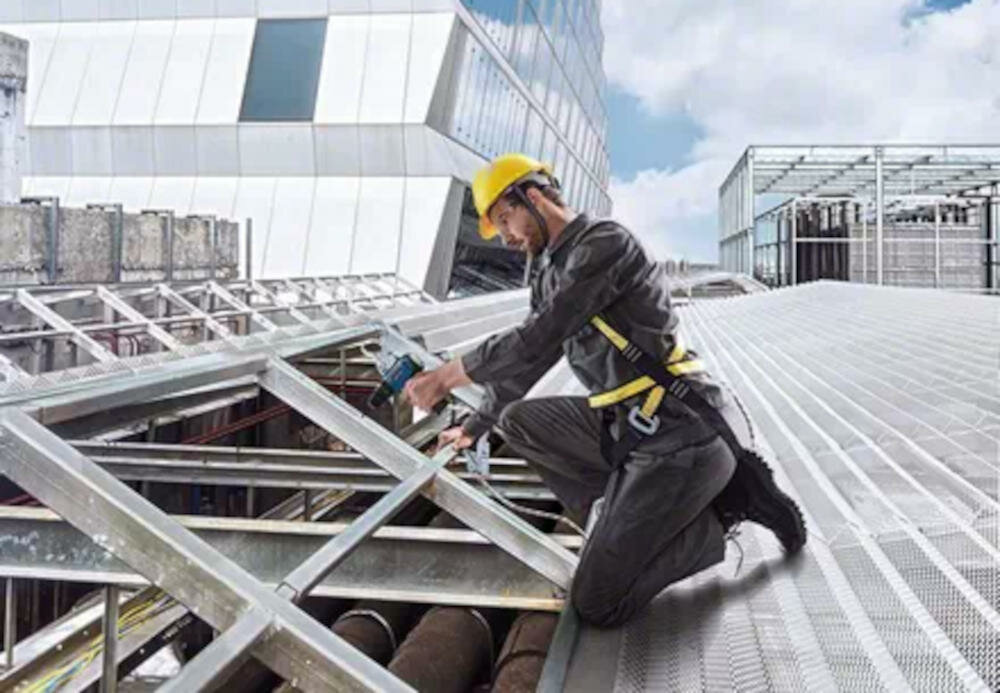 BOSCH GSR 12V-30 06019G9000 ergonomia praca gumowana rękojeść dioda led przełącznik obroty