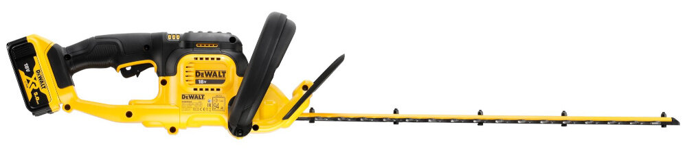 Nożyce do żywopłotu DEWALT DCMHT563P1 18V akumulatorowe nożyce na białym tle widoczne z boku silnik szczotkowy płynna i przewidywalna praca kontrola nad narzędziem precyzyjne prowadzenie cięcia ogranicza szarpanie gałęzi.
