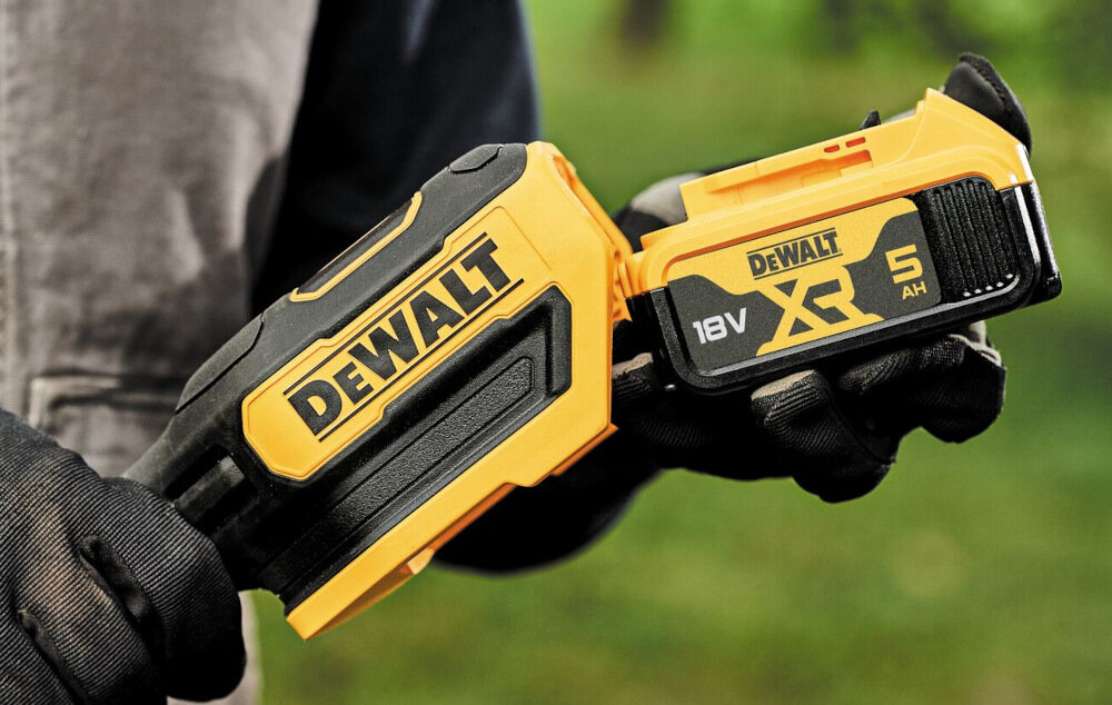 Podkaszarka akumulatorowa DEWALT DCMST561N akumulator z serii 18V XR