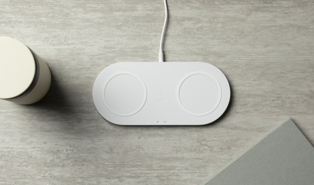 Ładowarka indukcyjna BELKIN Boost Charge Dual ładowarka design