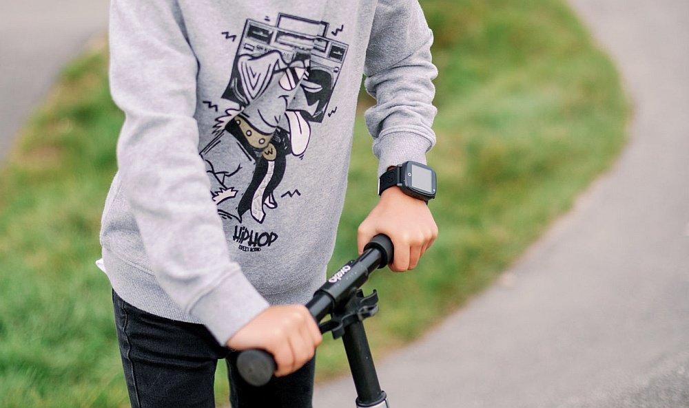 Smartwatch GARETT Kids 4G sygnał sos bezpieczeństwo alarm