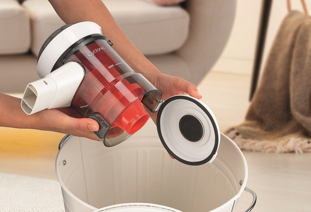 Odkurzacz-GORENJE-SVC219FMW łatwe opróżnianie pojemnika