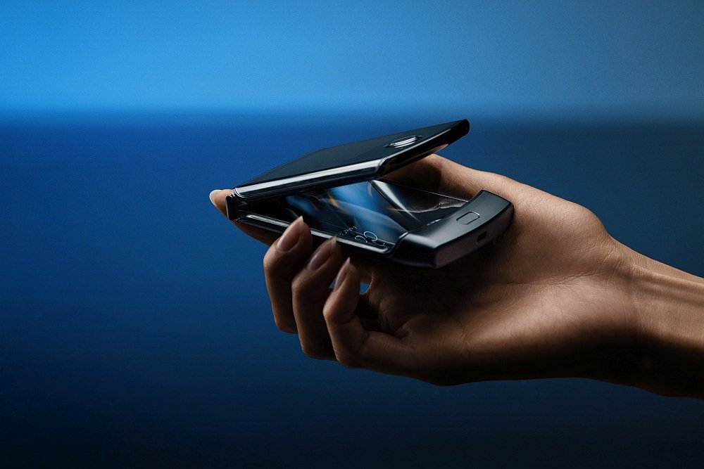 Smartfon MOTOROLA Razr opis cechy specyfikacja parametry funkcje