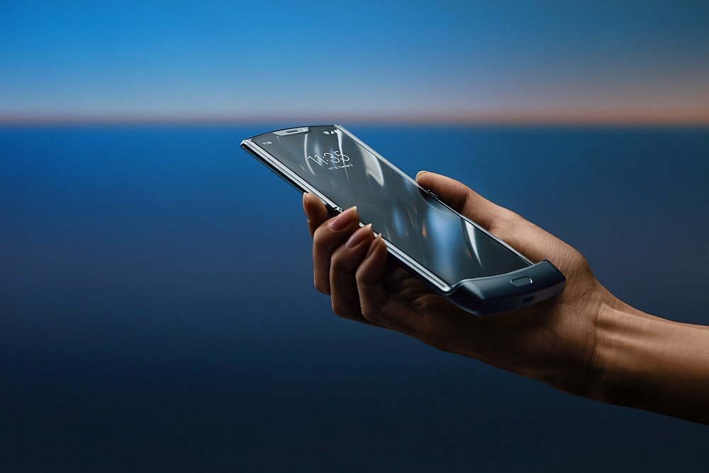 Smartfon MOTOROLA Razr ekran wyświetlacz podwójny rozdzielczość przekątna