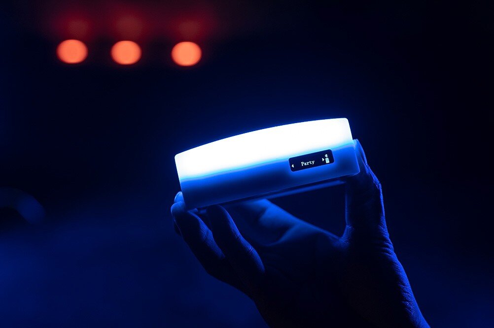 Lampa LED Aputure MC świecąca na biał RGBWW CRI i TLCI  