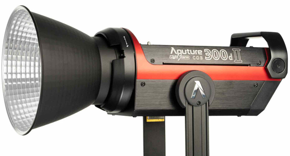 Lampa LED APUTURE LS C300D II wysokie wskaźniki CRI i TLCI, dokładność odwzorowania kolorów, stała temperatura barw 5600 K