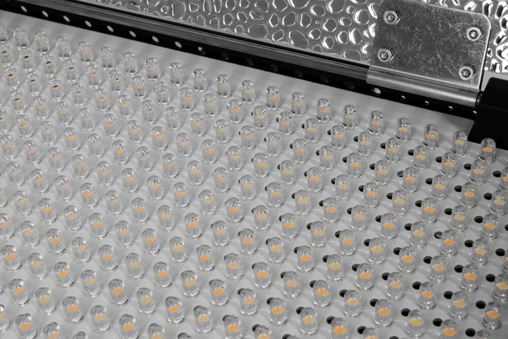 Lampa LED YONGNUO YN6000 WB barwa jasność zasilanie bateria montaż aparat zdjęcia filmy obsługa regulacja waga led wymiary