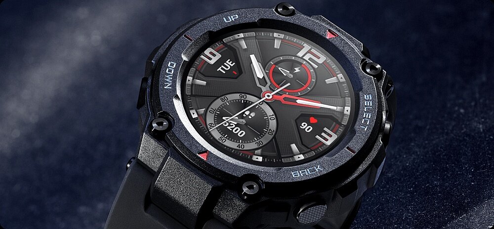 Smartwatch AMAZFIT T-Rex ekran wyświetlacz przekątna rozdzielczość dotykowy szkło