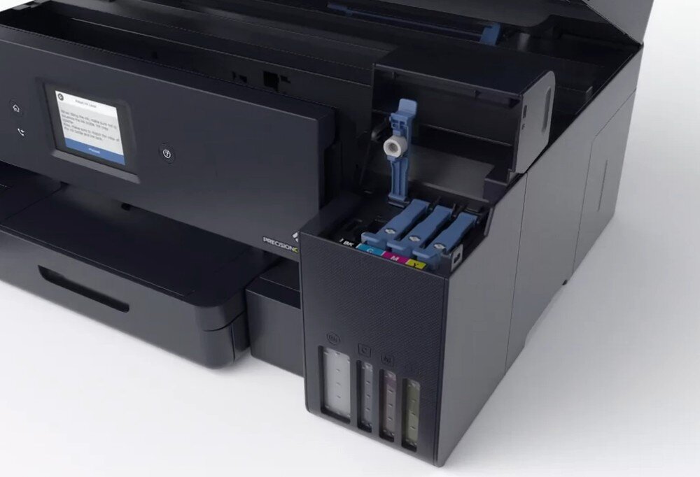 Urządzenie wielofunkcyjne EPSON EcoTank L14150 zbliżenie na 4 zbiorniki atramentu: czarny, cyjan, magenta i żółty, z otwartą blokadą pojemnika z czarnym atramentem działanie przeznaczenie