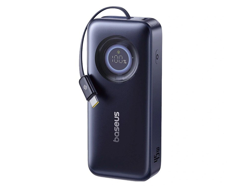 Granatowy powerbank Baseus EnerCore CR11 z okrągłym wyświetlaczem pokazującym 100%, ustawiony pionowo pod skosem na białym tle.