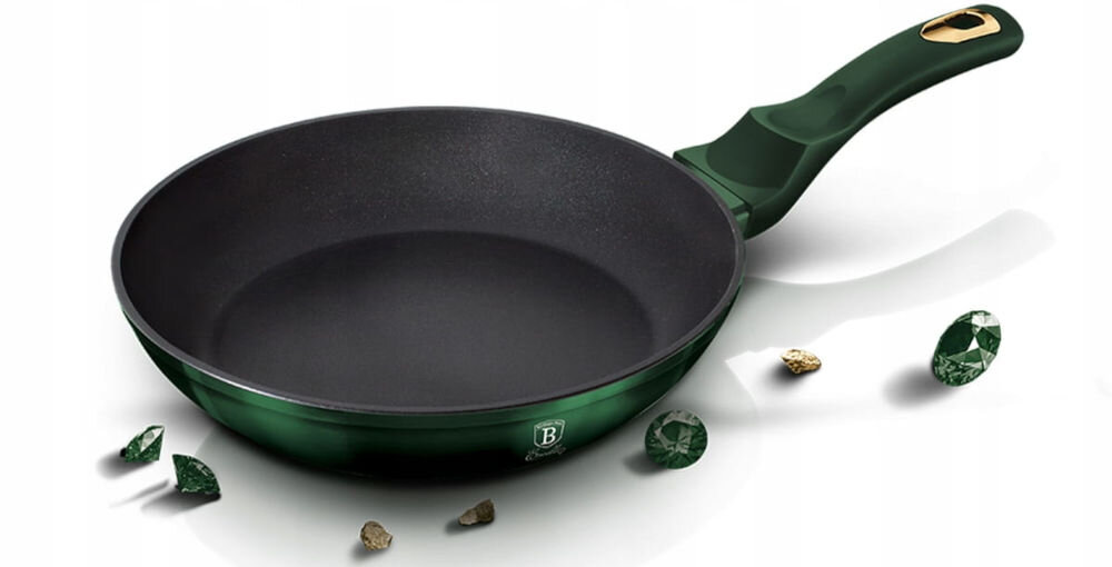 Patelnia BERLINGER HAUS Emerald Edition BH/6048 28 cm patelnia kamienie wokół zielony kolor rączka złote elementy średnica 28 cm styl funkcjonalność z wysokiej jakości kutego aluminium optymalna dystrybucja ciepła szybkie nagrzewanie system Turbo Induction oszczędność 35 % energii zewnętrzna powłoka metaliczny zielony kolor 